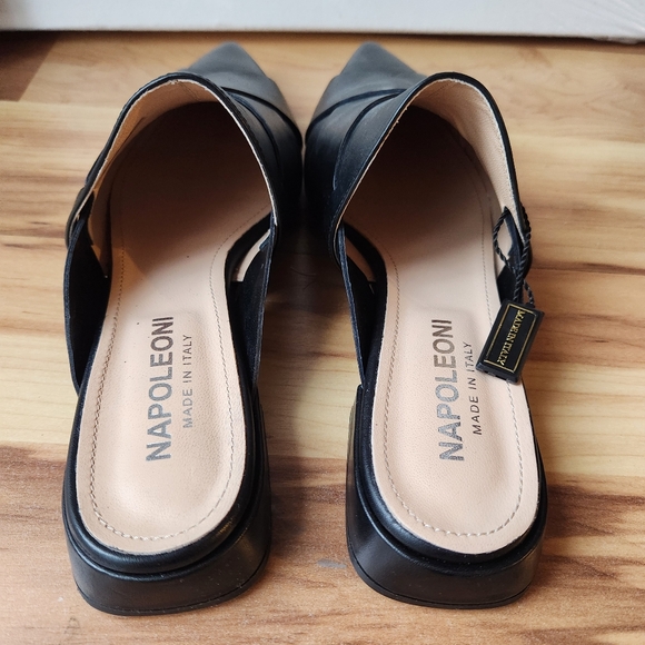 NWT Italian Women's Black Leather Mule. Pointed toe. - Picture 5 of 6